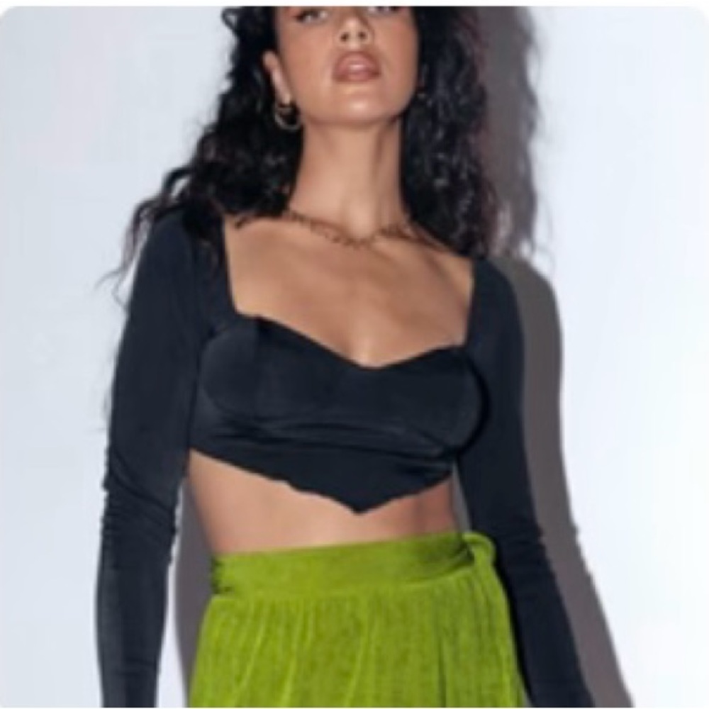 Princess Polly Asher Black Long Sleeve Crop Top Size 0